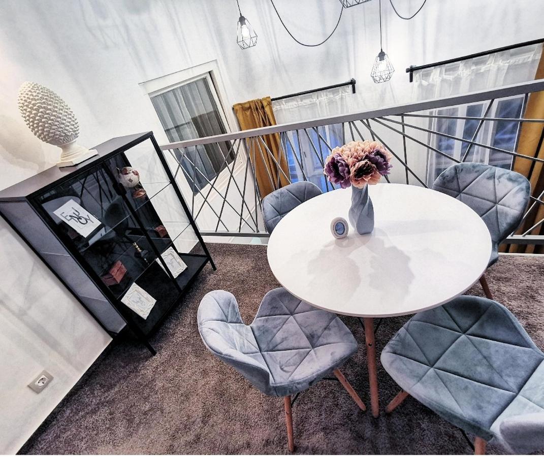 Nagymezo Street, In The Center, New Apartment Budapest Luaran gambar